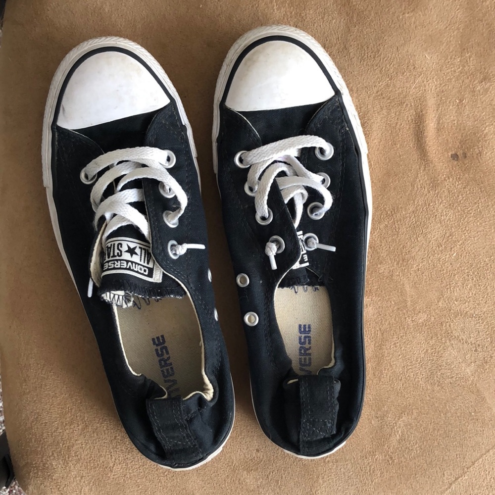 Black tow top converse